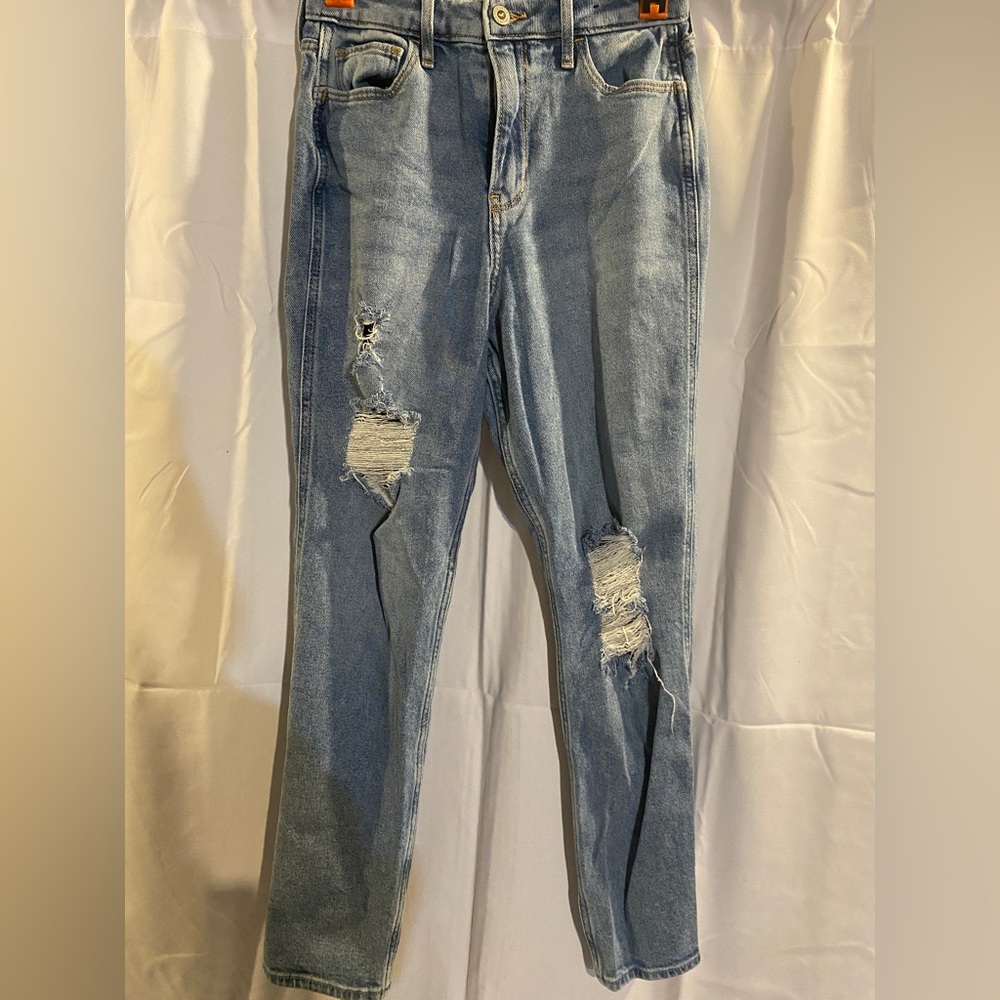 Hollister Ultra High-rise Mom Jeans